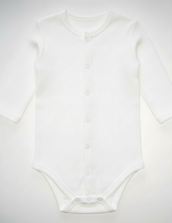 Baby Body Weiß Druck Langarm – Langärmliger weißer Baby Body aus Baumwolle mit durchgehender Druckknopfleiste für Jungen und Mädchen.