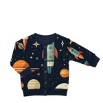 Dunkelblaue Babyjacke mit Planetenmuster aus Baumwolle für Jungen
