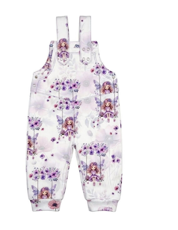 Lila Latzhose mit Feenmotiv aus Baumwolle für Mädchenbaby