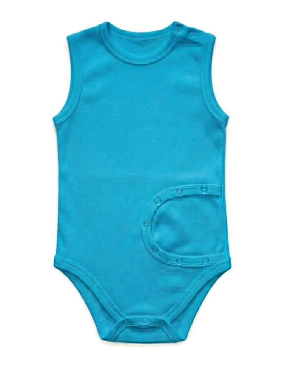 Ärmelloser türkiser PEG Baby Body aus Baumwolle für Babys mit Sonde.